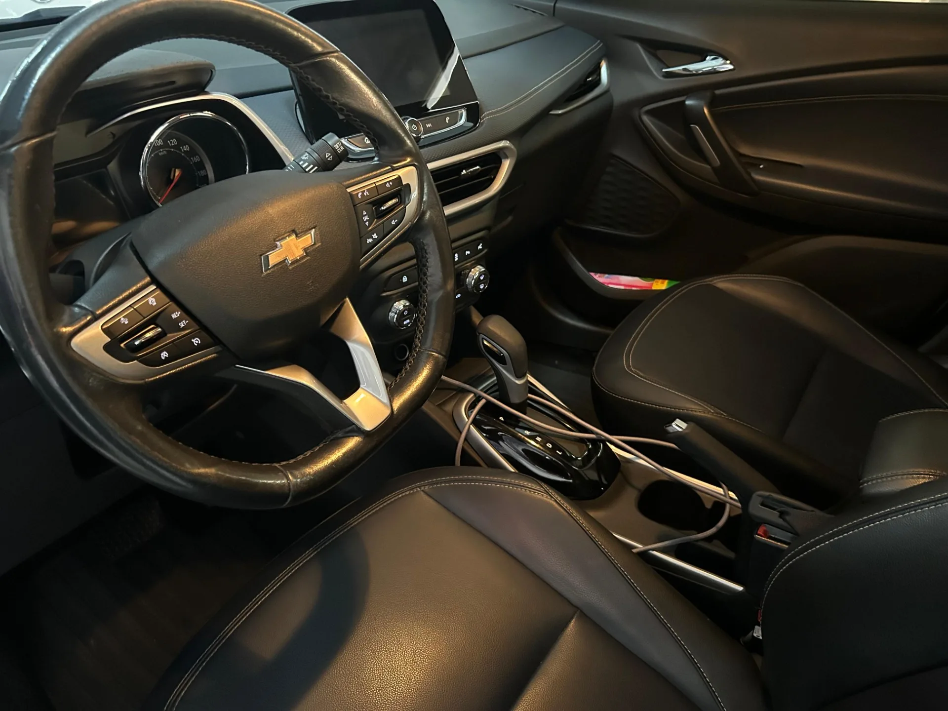 TRACKER PREMIER 1.0 T | 2022 foto 4