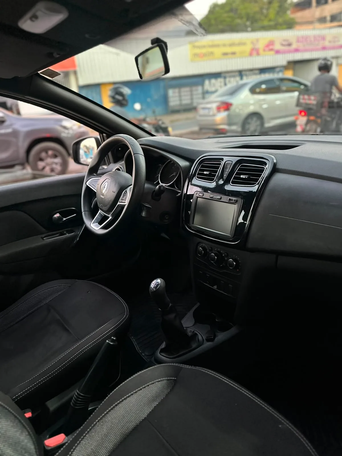Renault LOGAN Zen Flex 1.0 12V 4p Mec. foto 4