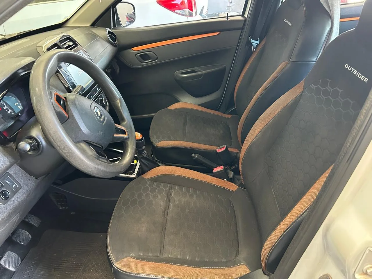 Renault KWID OUTSIDER 1.0 Flex 12V 5p Mec. foto 4