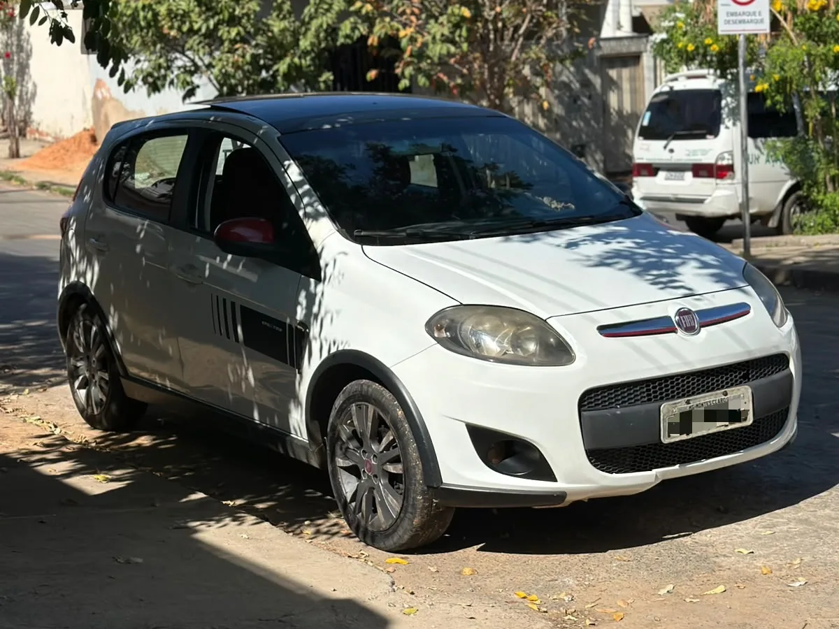 Fiat Palio Sporting 2015 foto 2