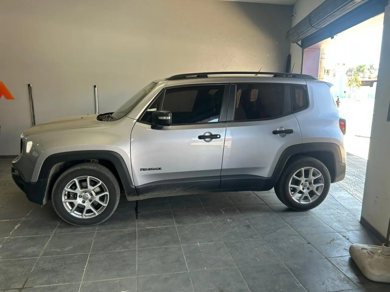 Renegade Sport 2021 1.8  foto 3