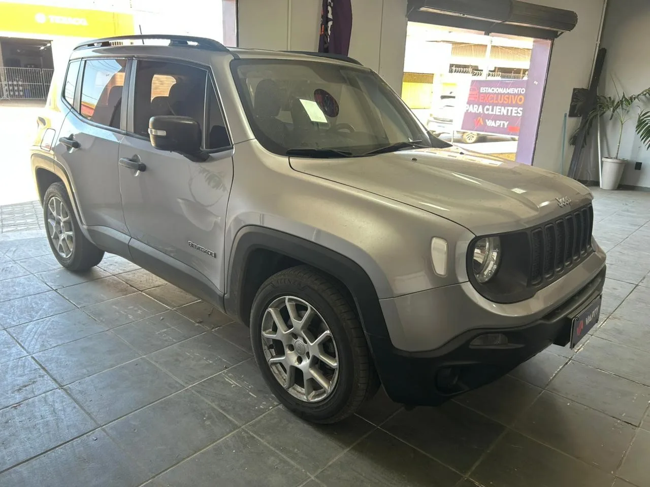 Renegade Sport 2021 1.8  foto 2