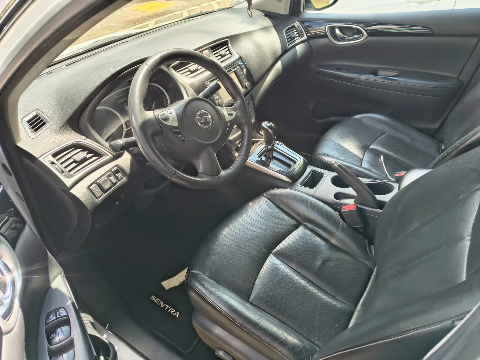 Sentra SL 2018 (Teto solar, com BOSE) foto 4